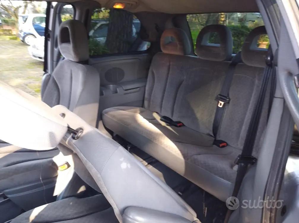 CHRYSLER VOYAGER 2.5 TDI VM 7 POSTI MANUALE 2004