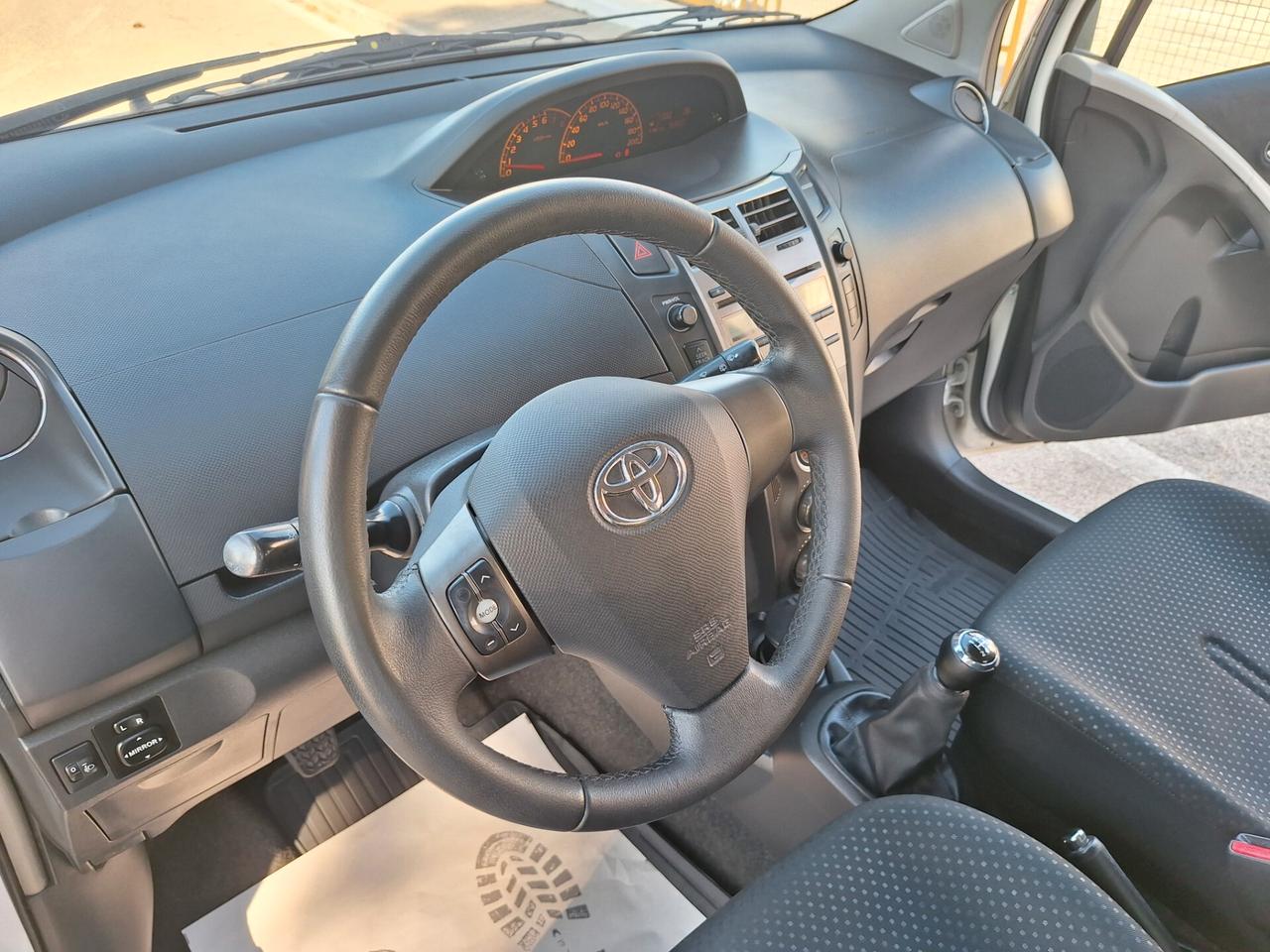 Toyota Yaris 1.0 5 porte SOL PERFETTA CERTIFICATA