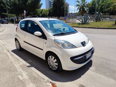 Peugeot 107 1.0 BENZ. 68CV.