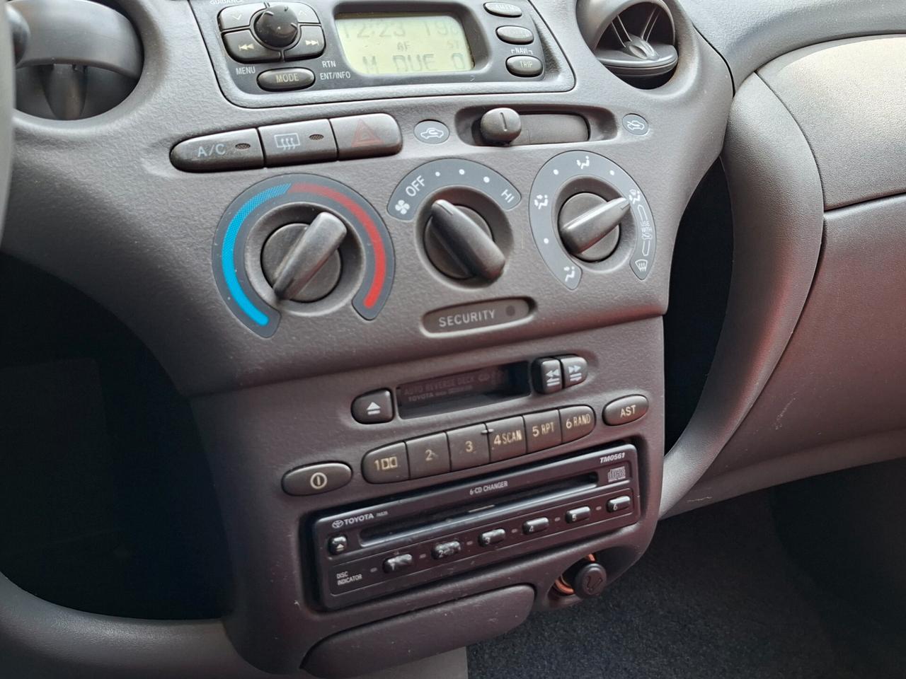 Toyota Yaris Yari 1.3 Sol auto, unico proprietario!