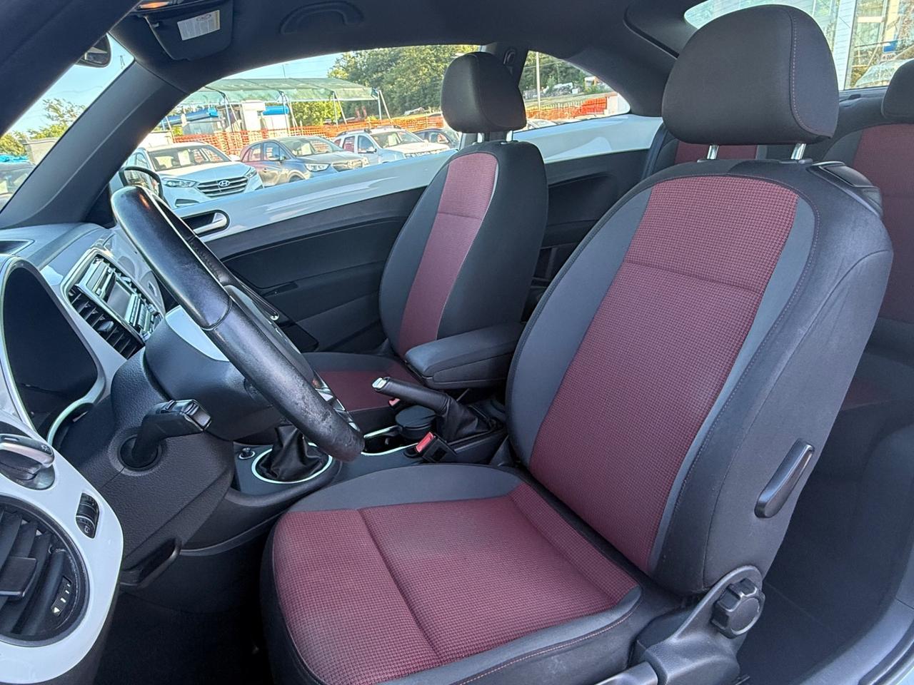 Volkswagen Maggiolino 1.6 TDI Design