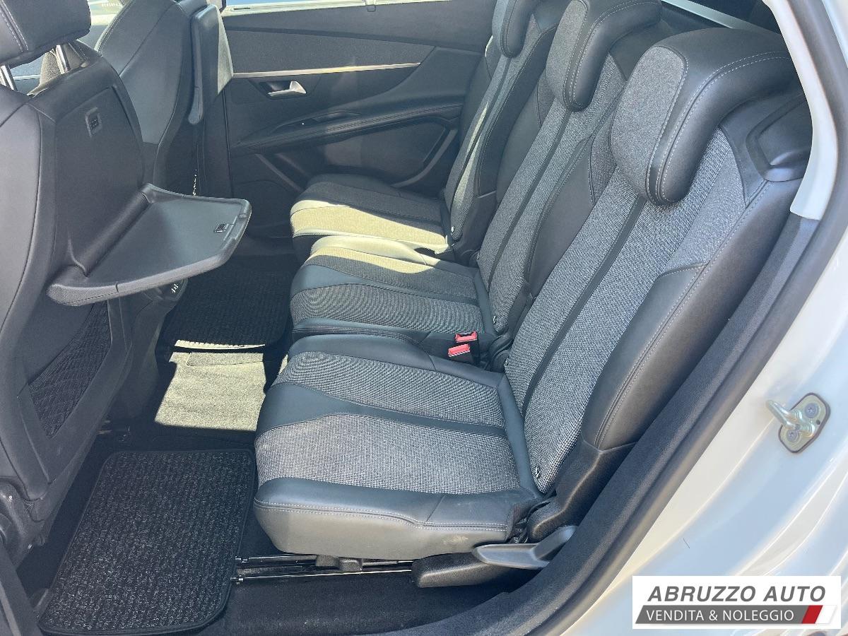 PEUGEOT 5008 Turbo 130 S&S EAT8 Allure