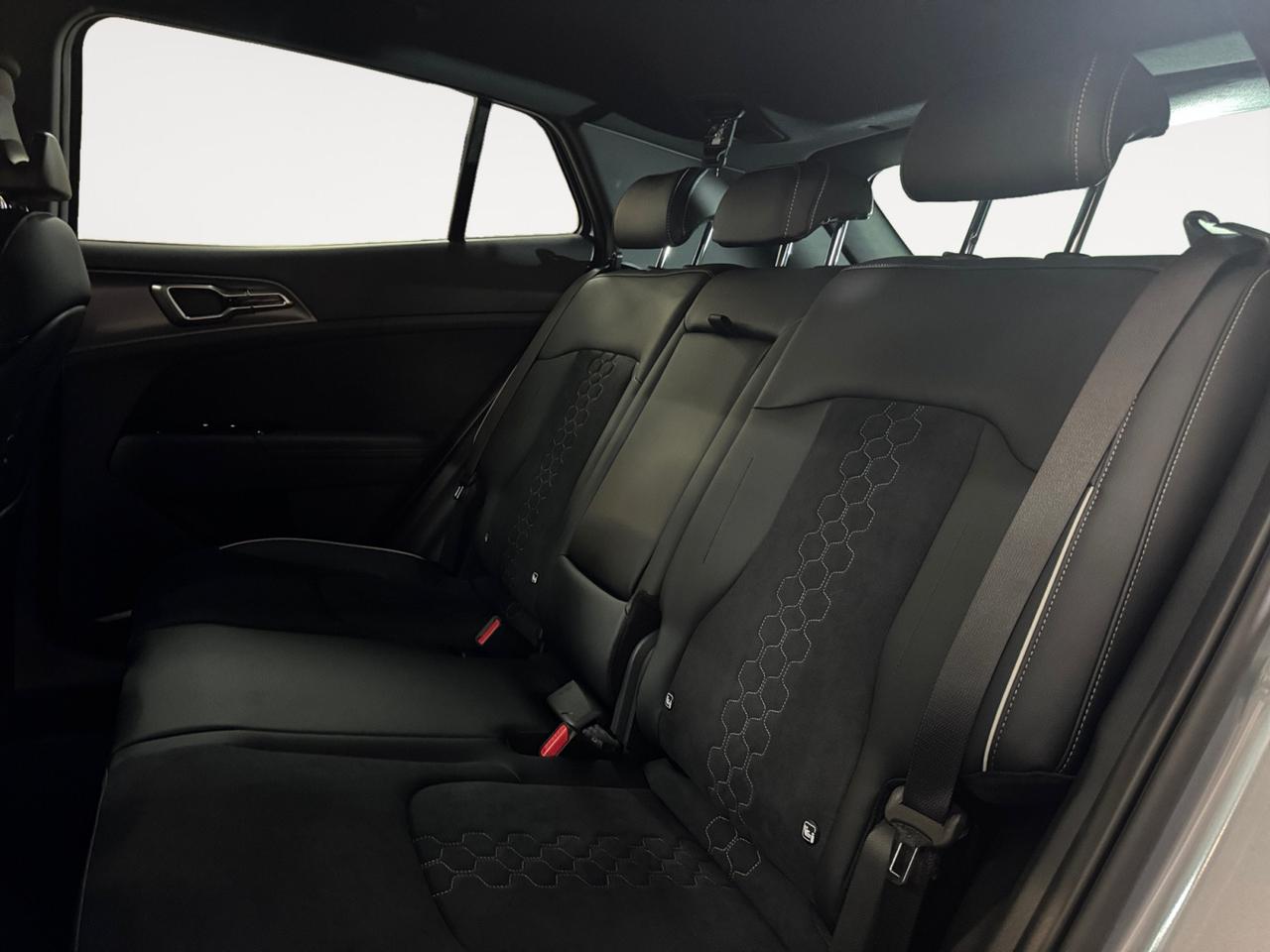 KIA SPORTAGE MY25 1.6 HEV GTL TT SPT