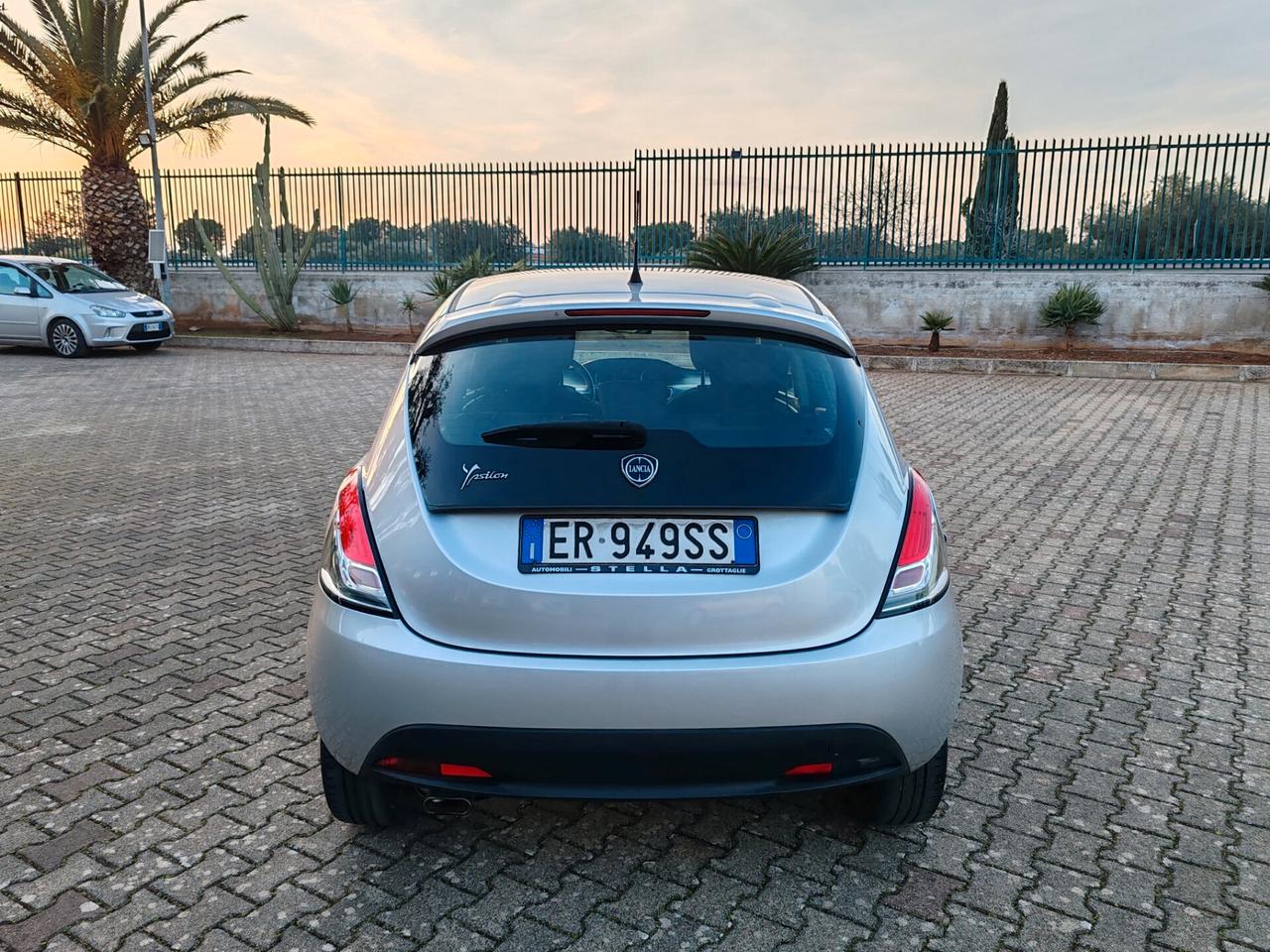 Lancia Ypsilon 1.2 benzina 5 porte