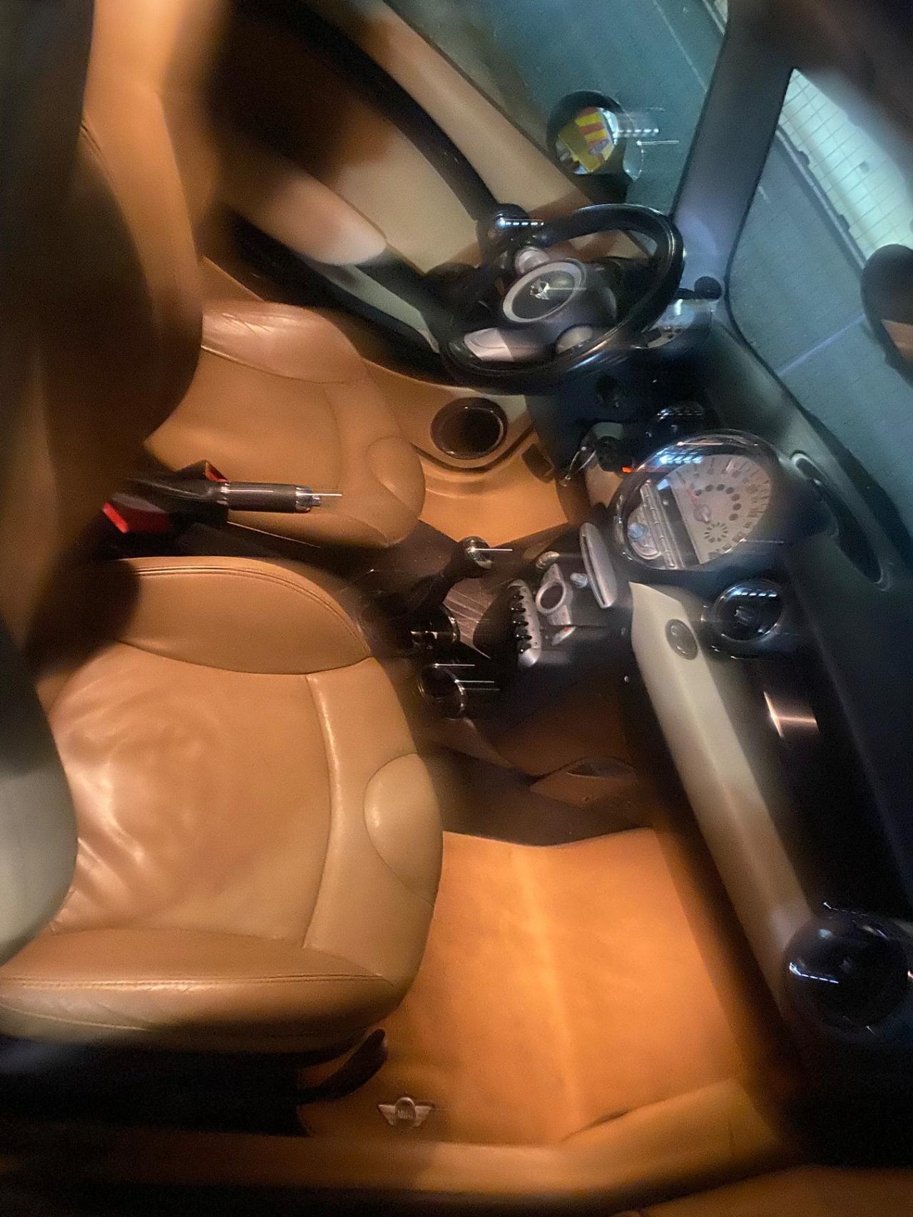 Mini 1.6 16V Cooper PELLE