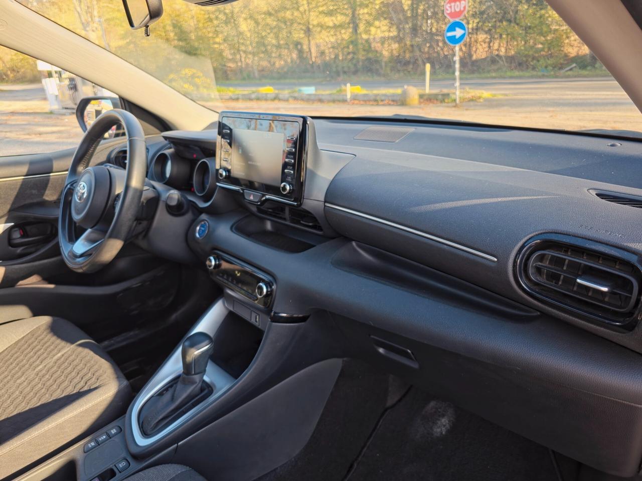 Toyota Yaris 1.5 Hybrid 5 porte Business 2021-E6 Automatico NEO