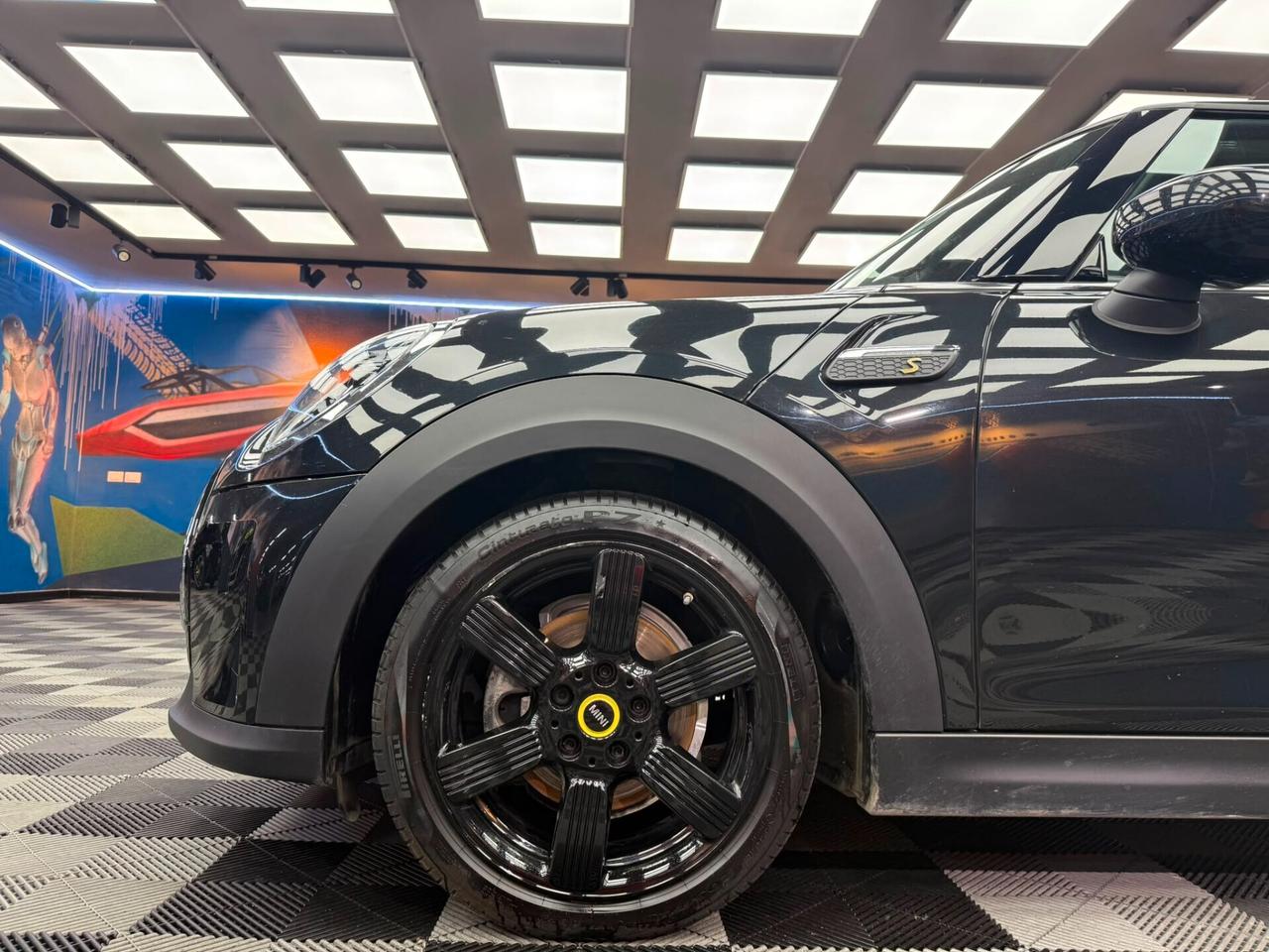 Mini Full Electric Cooper SE Resolute (990)