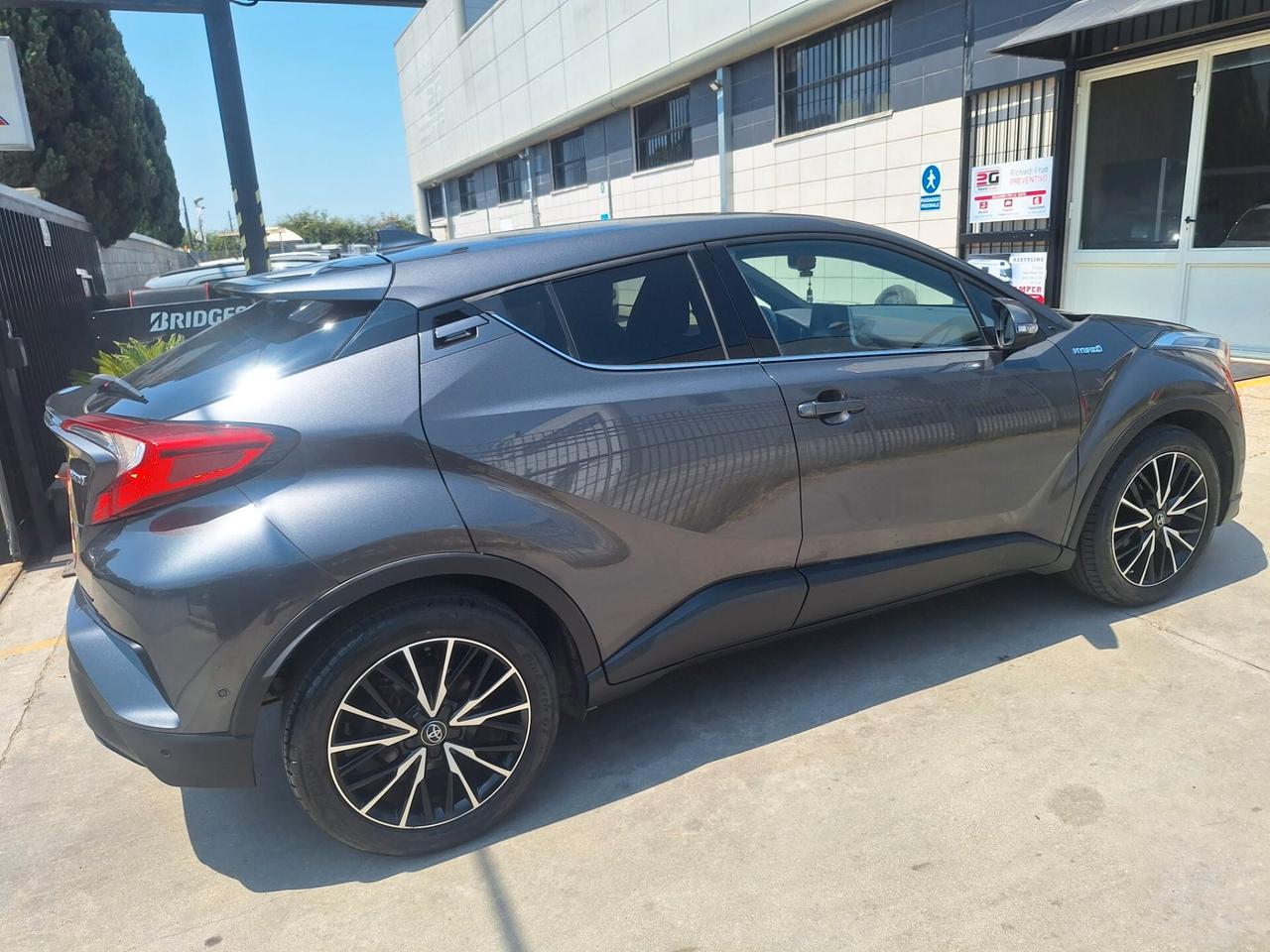 Toyota C-HR 1.8 Hybrid E-CVT Lounge