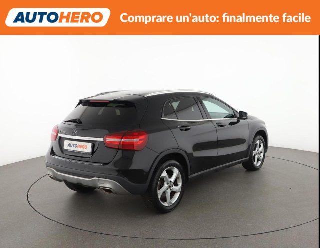 MERCEDES-BENZ GLA 180 Sport