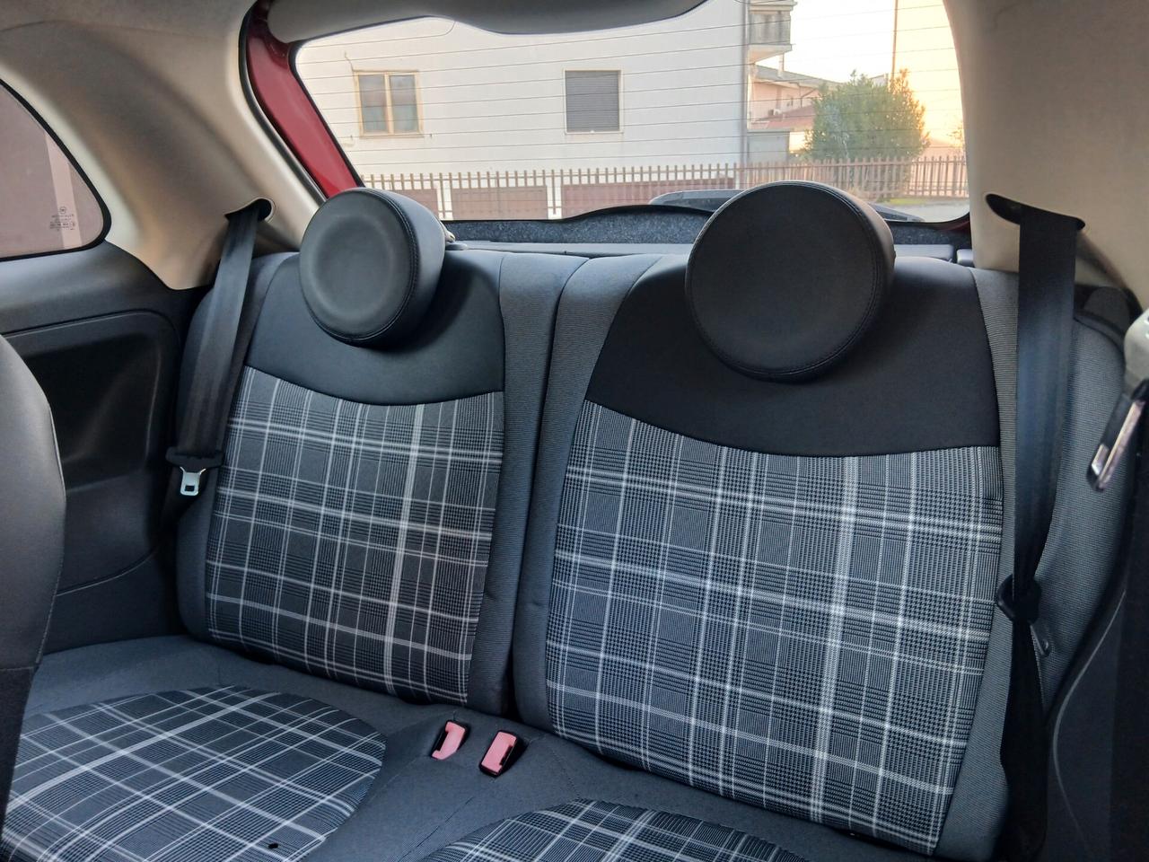 Fiat 500 1.2 Lounge tua a € 193 mese adatta per neo patentati