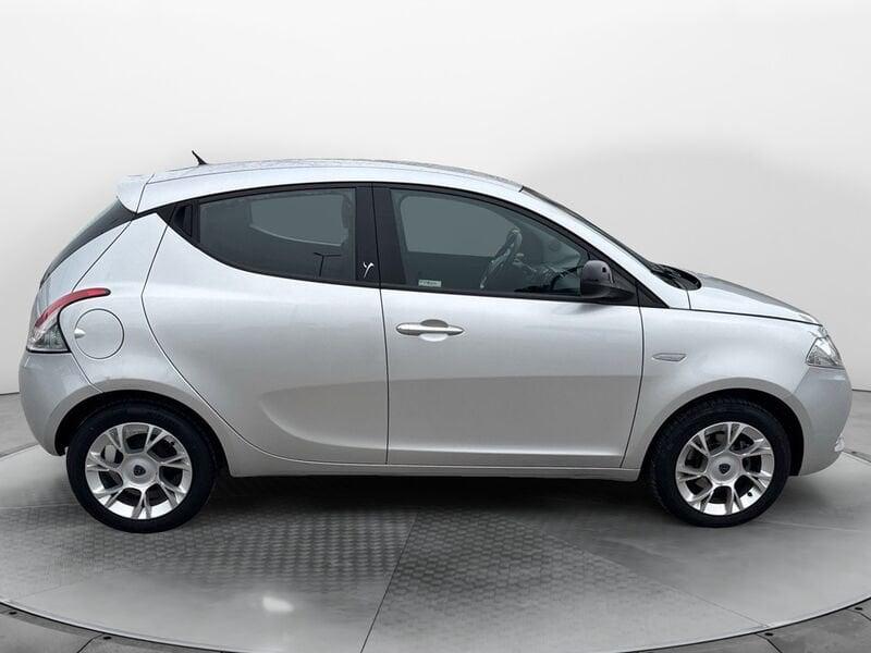 Lancia Ypsilon 1.2 69 CV 5 porte Gold