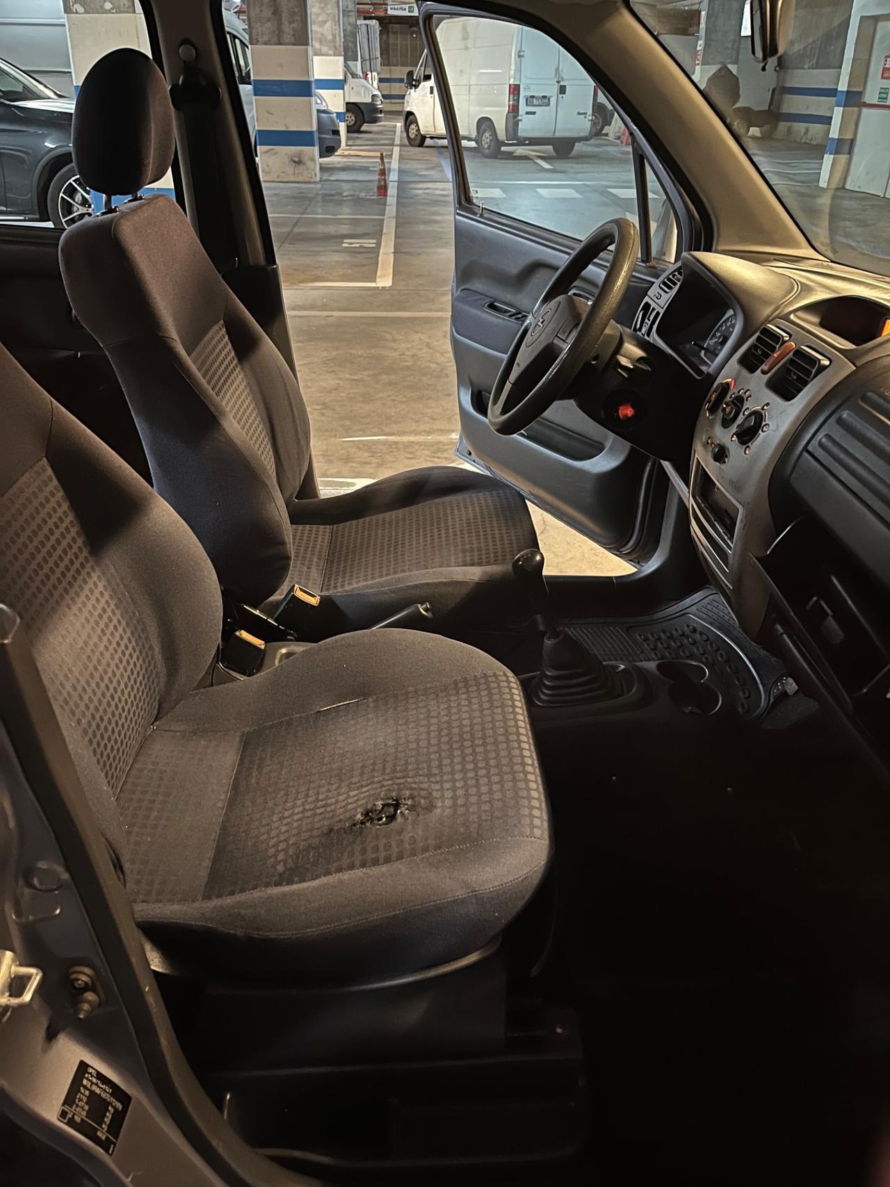 Opel Agila 1.2 16V Club