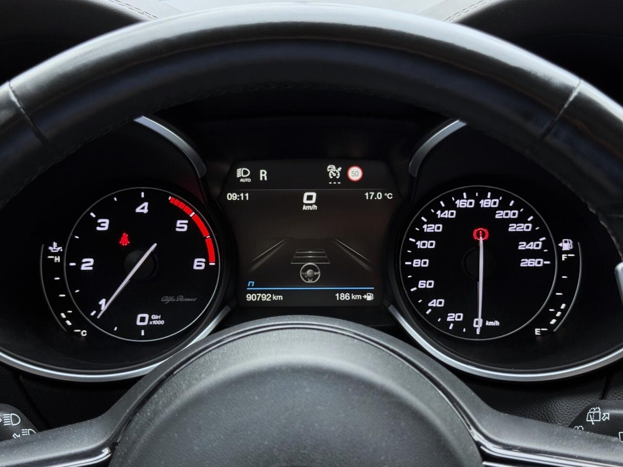 Alfa Romeo Stelvio 2.2 Turbo Diesel Ti 160CV TETTO