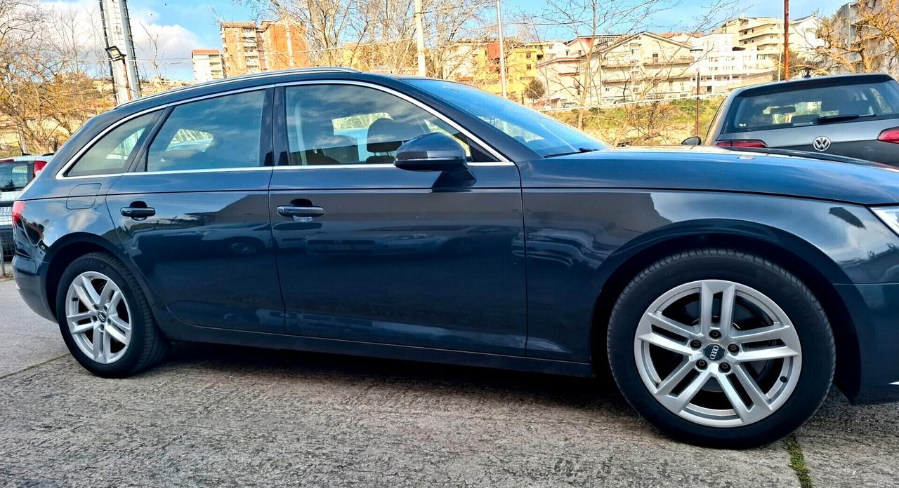 AUDI A4 Avant 2.0 TDI 150 CV ultra S tronic Business Sport