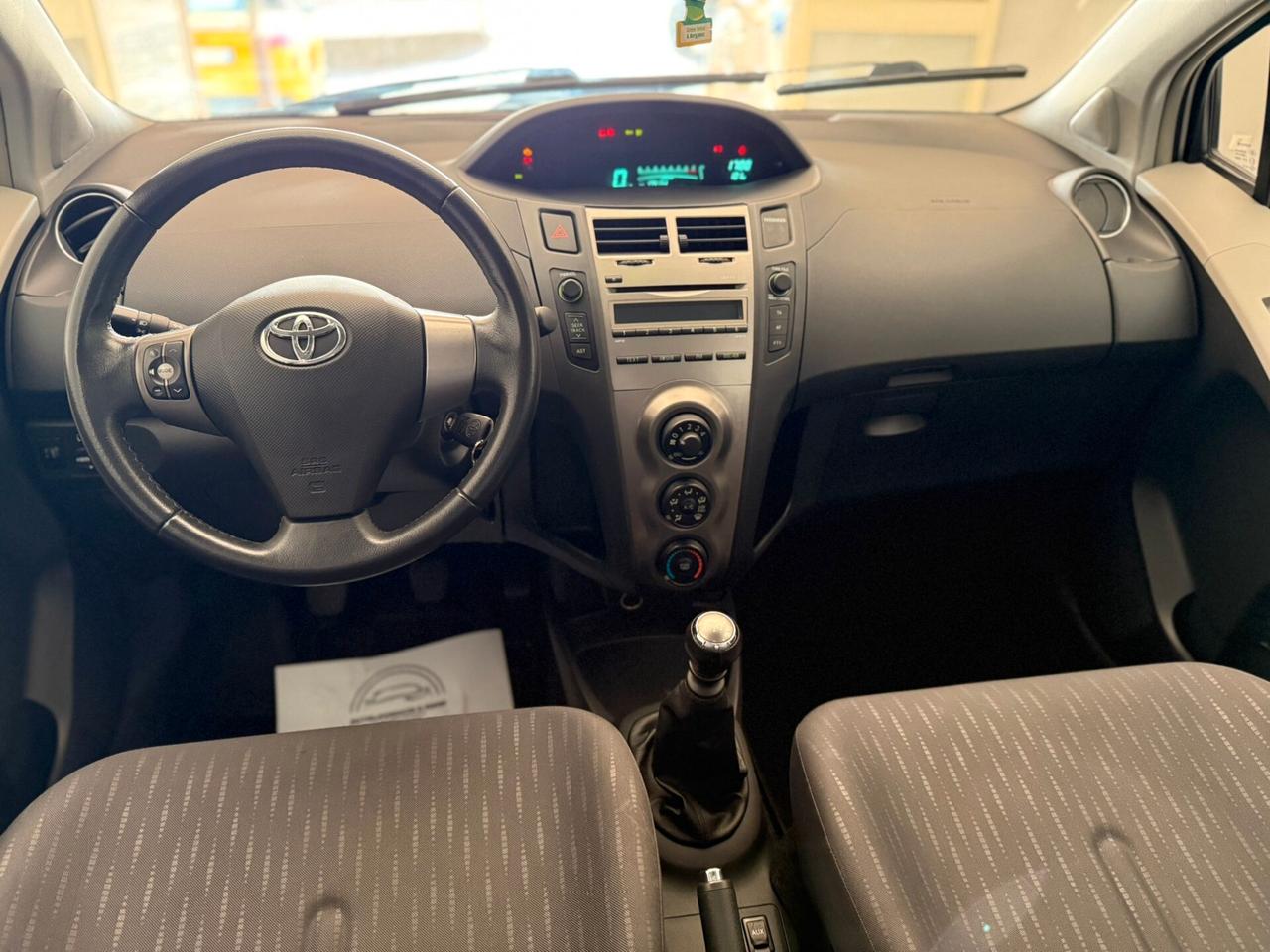 Toyota Yaris 1.3 Benzina 100cv 5 porte Sol