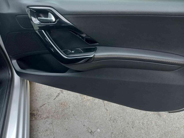 PEUGEOT 208 serie 1.2 VTi 82 CV 3 porte Allure neopatentati