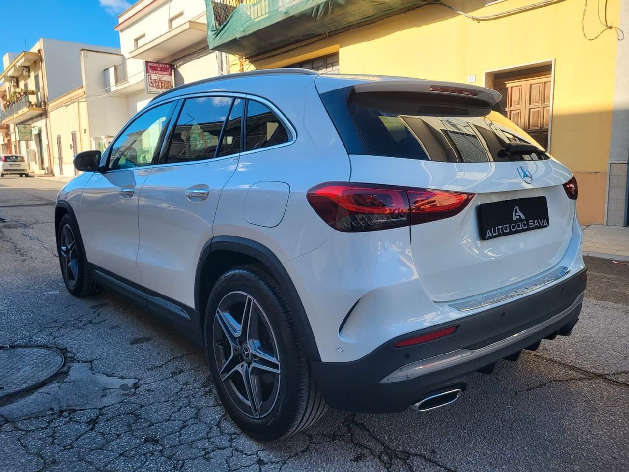 Mercedes Gla 200 d Automatic Premium+Fari Multibeam+Luci Ambiente..