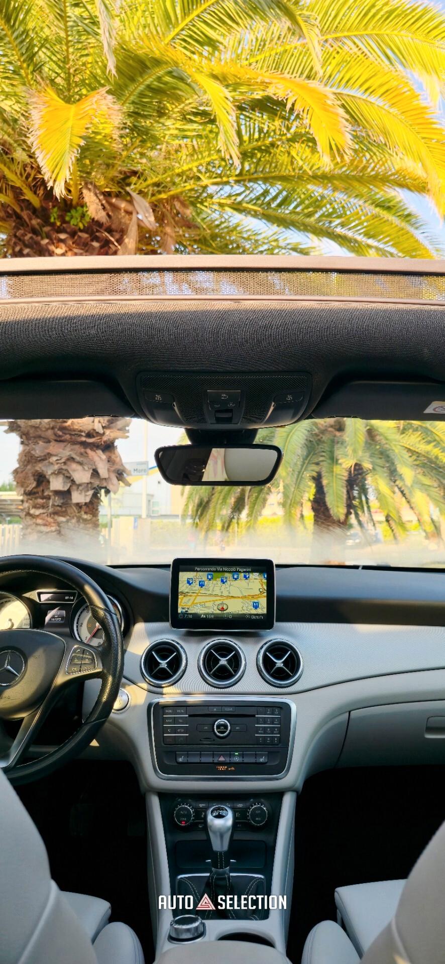Mercedes GLA. (Tetto apribile)