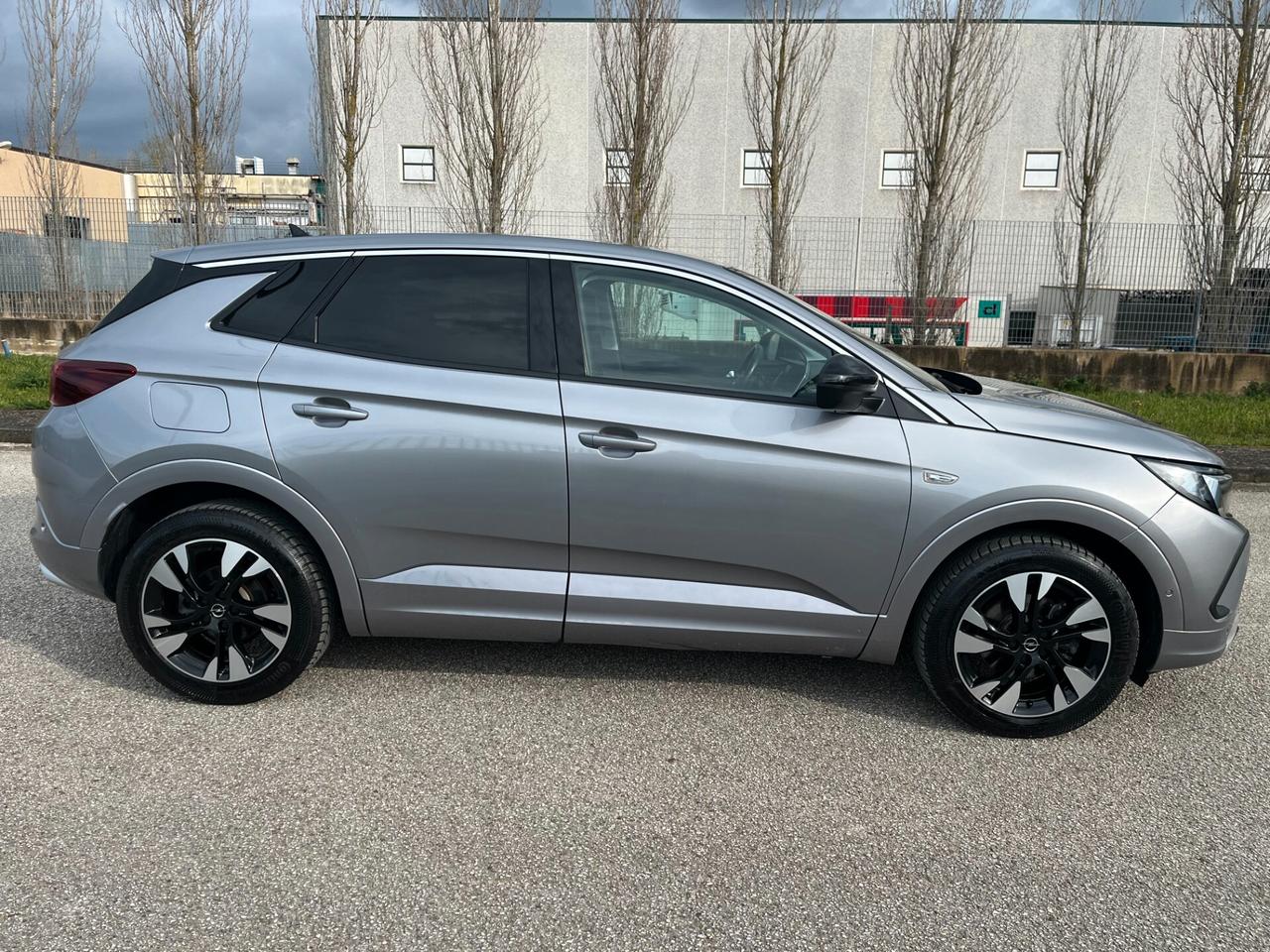 Opel Grandland 1.5 diesel AT8 130 cv Business Elegance