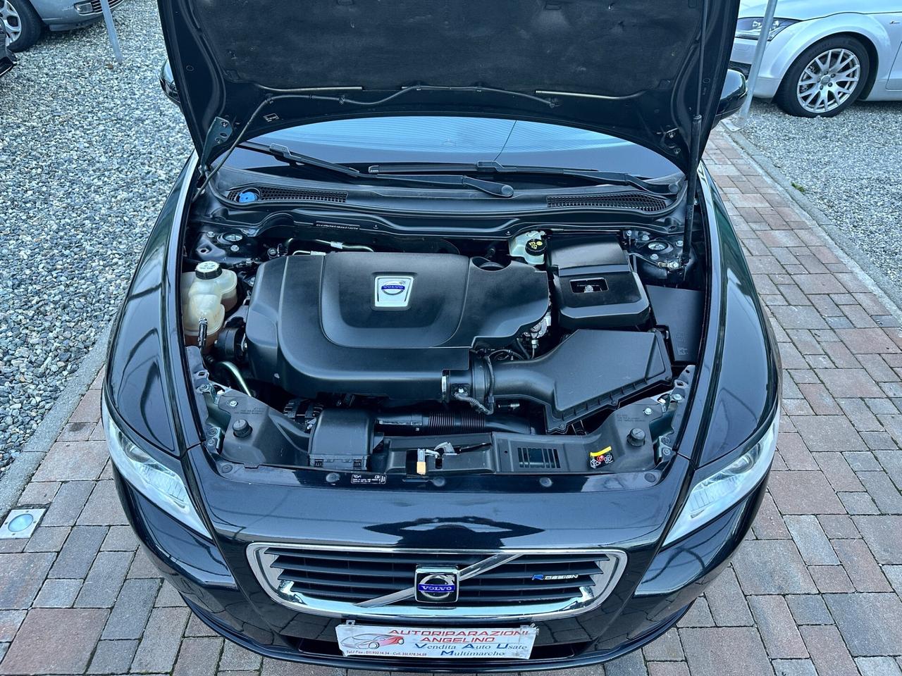 Volvo V50 D3 R-design