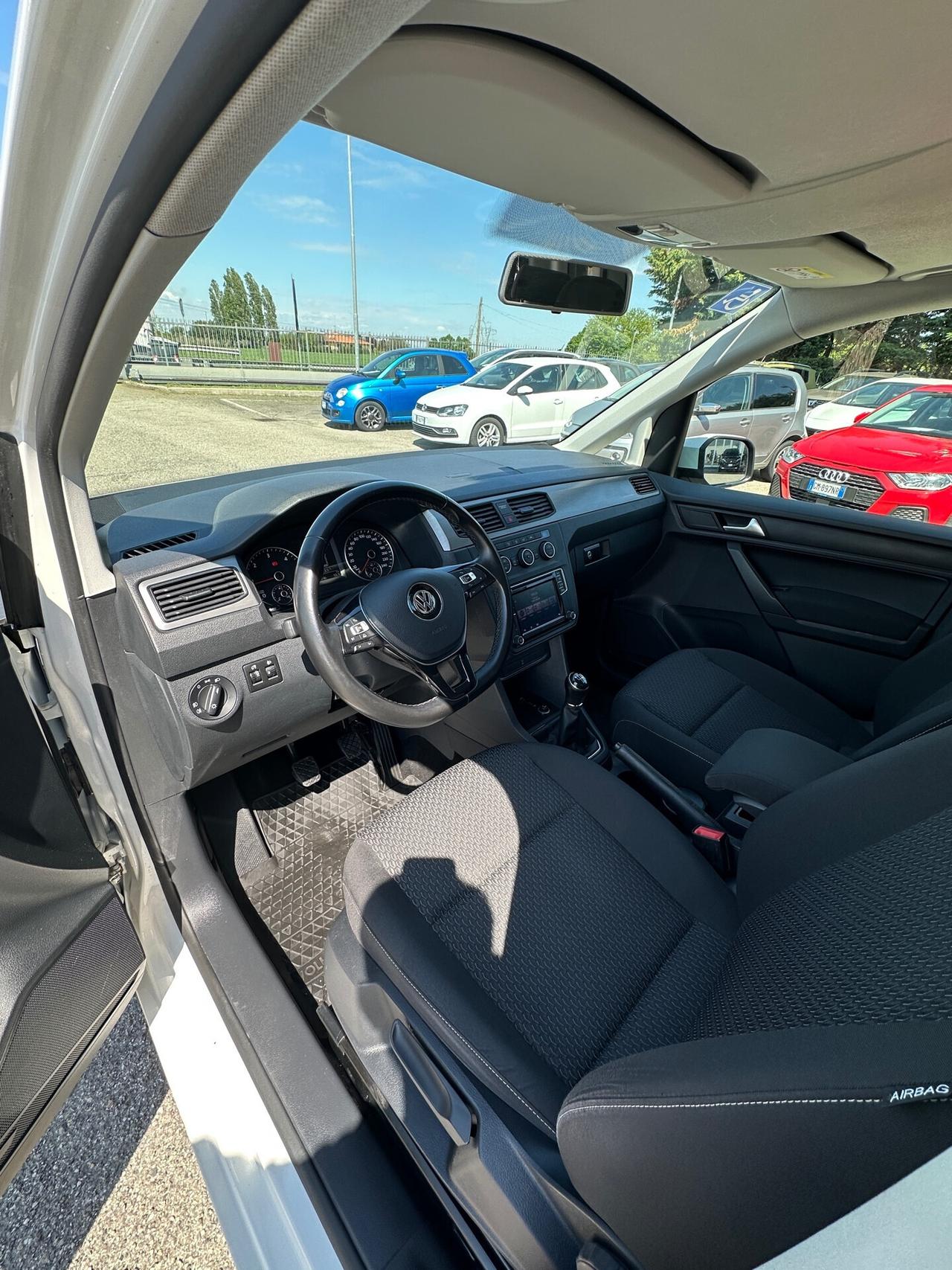 Volkswagen Caddy Pianale Ribassato PER DISABILI 2.0 TDIHighline - 2019