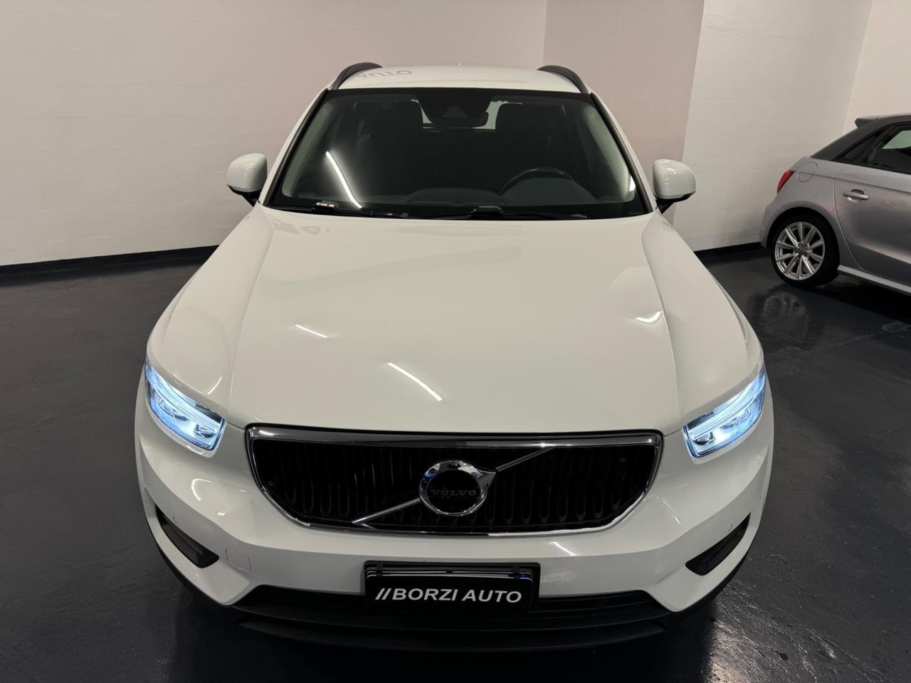 Volvo XC40 T2 Geartronic Momentum Pro REALE!