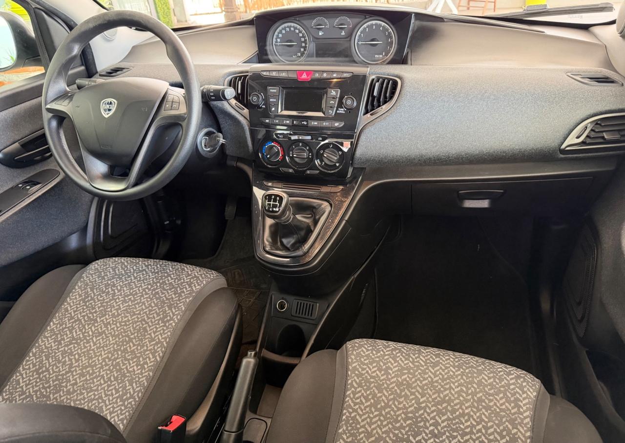 Lancia Ypsilon 1.2 69 CV 5 porte Gold