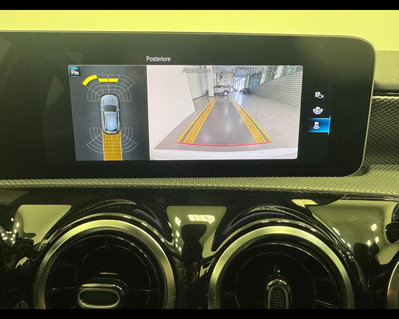 Mercedes-Benz A 180D PREMIUM AUTO