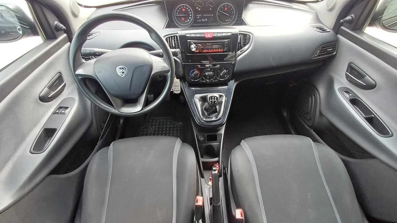 Lancia Ypsilon 1.2 69 CV 5 porte GPL Ecochic Silver OK Neopatentati