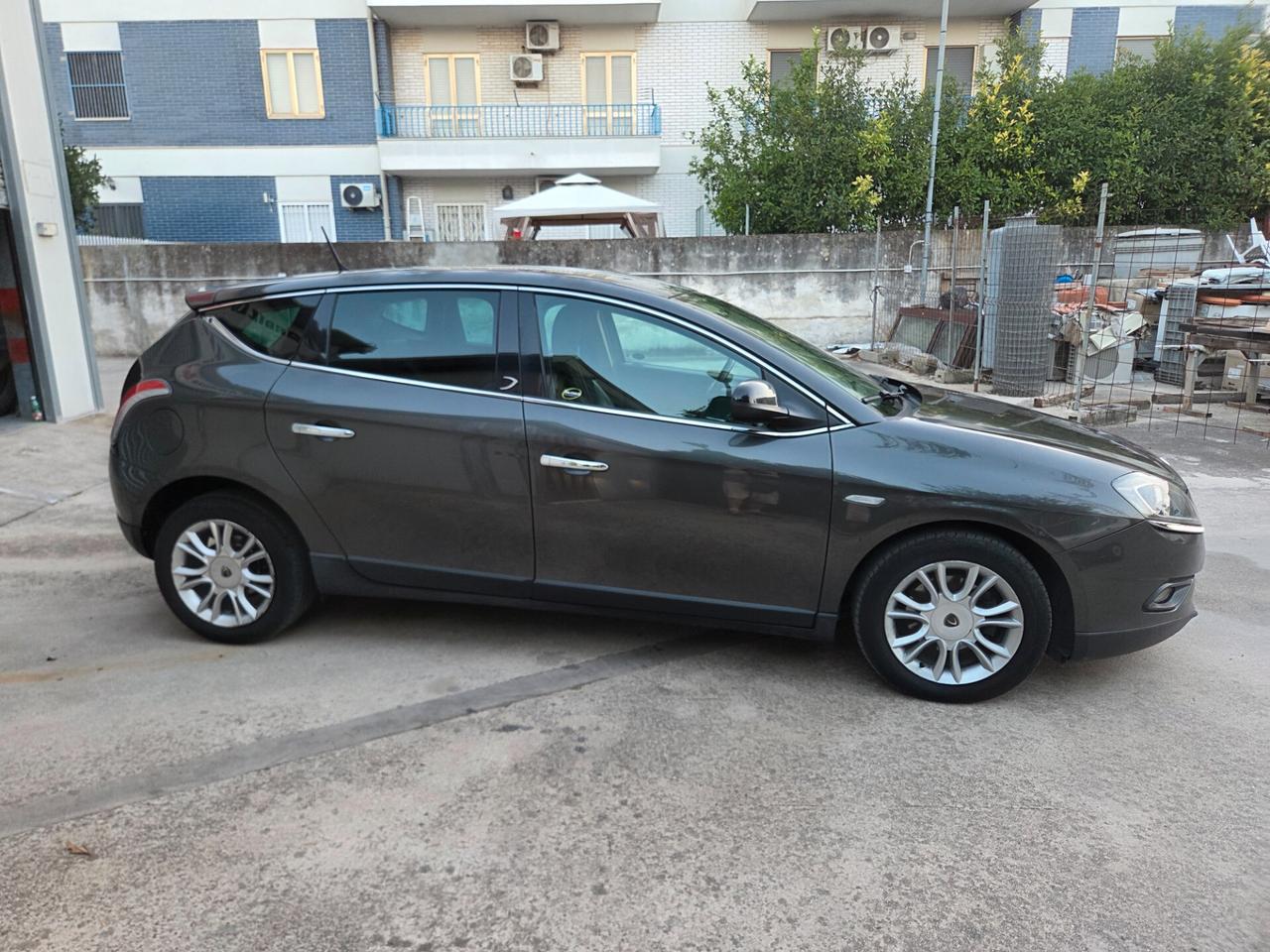 Lancia Delta 1.6 MJT DPF Platino