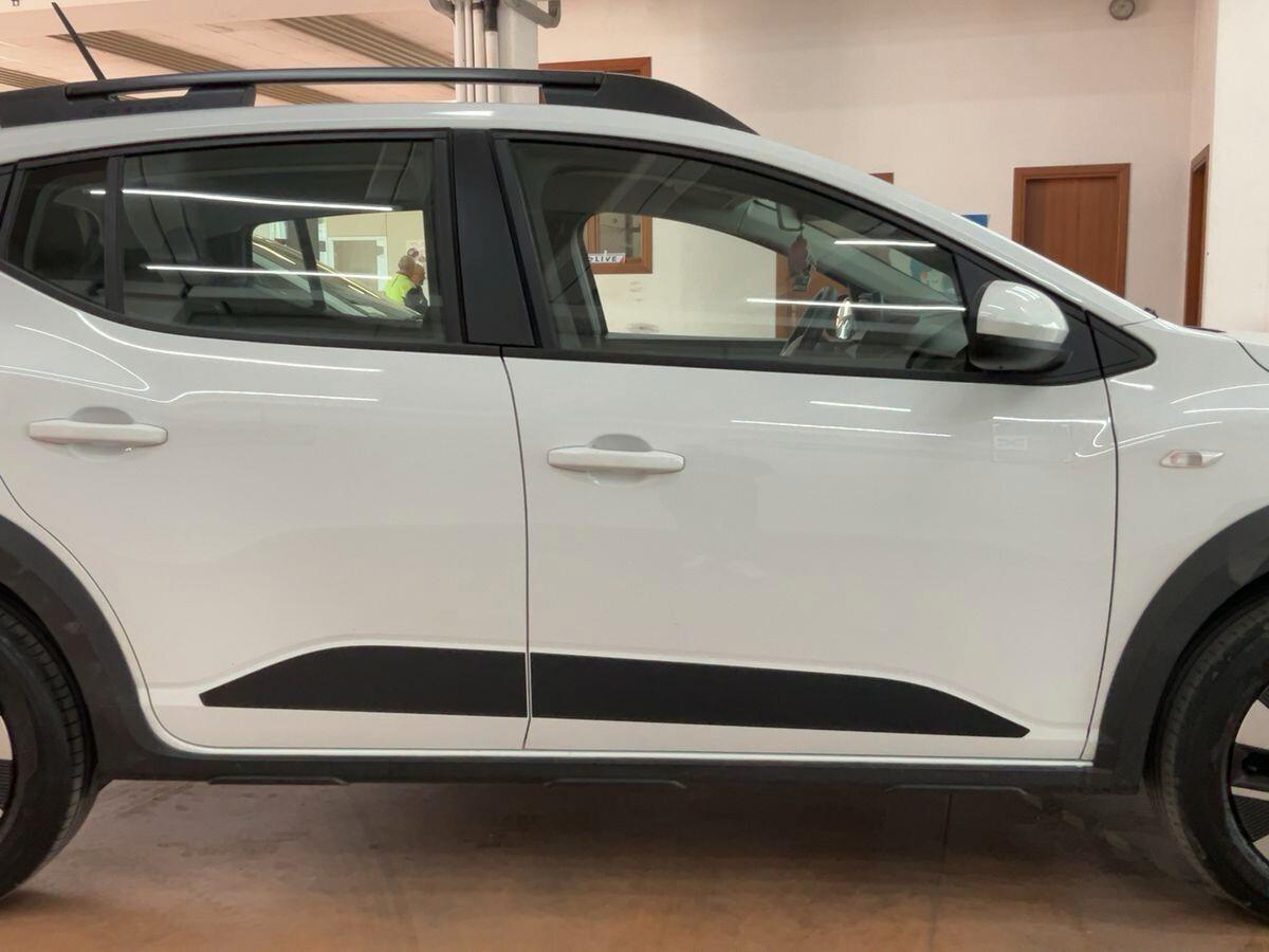 Auto in arrivo Dacia Sandero Stepway 1.0 TCe ECO-G Expression