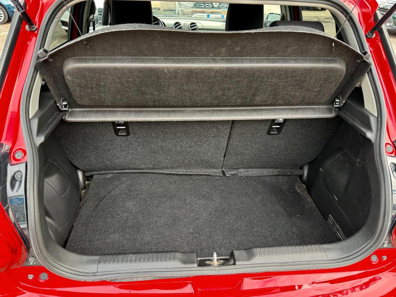 " UNA CHICCA " Suzuki Swift 1.2 Hybrid / GPL