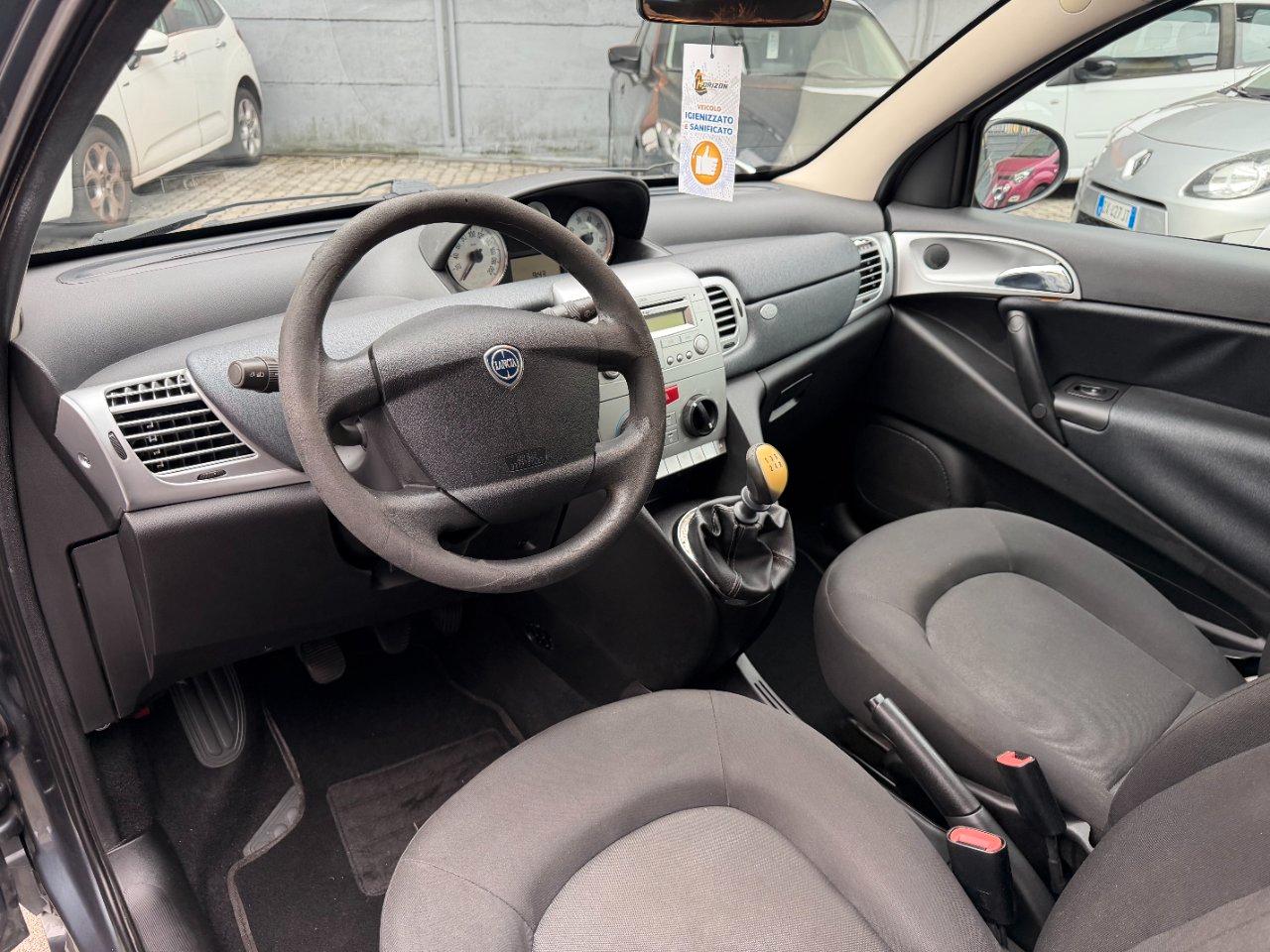 Lancia Ypsilon 3 Porte Ypsilon 1.2 8v Diva 69cv DISTRIBUZIONE NUOVA EURO 5