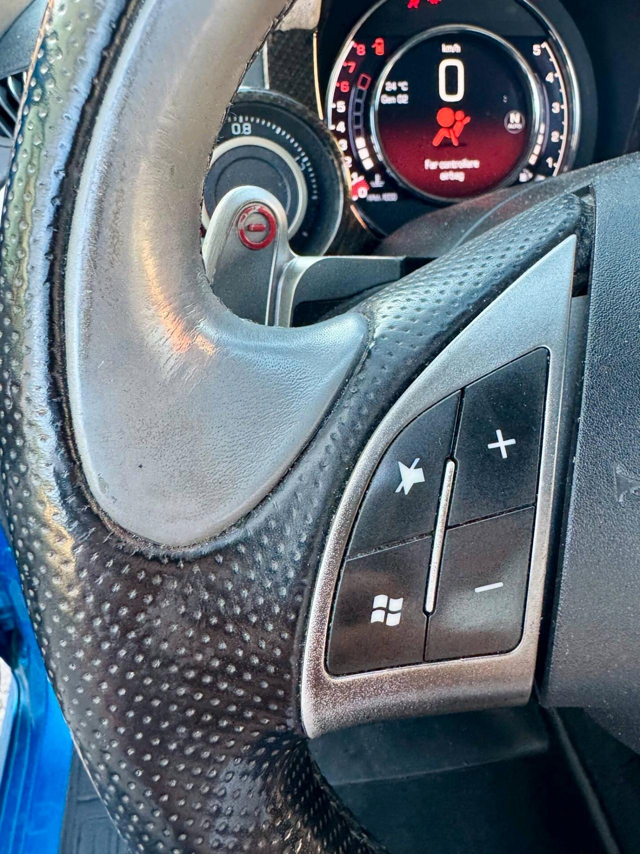 Abarth 500 C 1.4 Turbo T-Jet MTA Bicolore