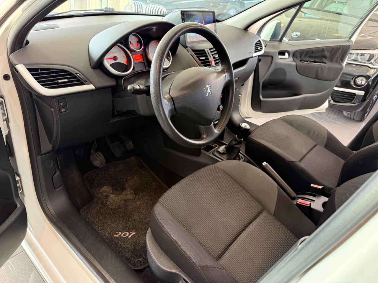 Peugeot 207 5p 1.4 73.000 KM!