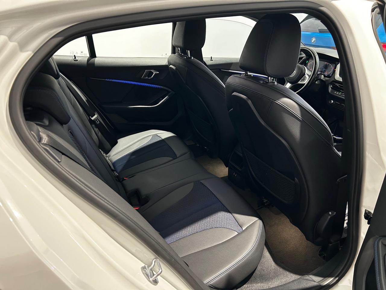 Bmw 118 118d 5p. Msport