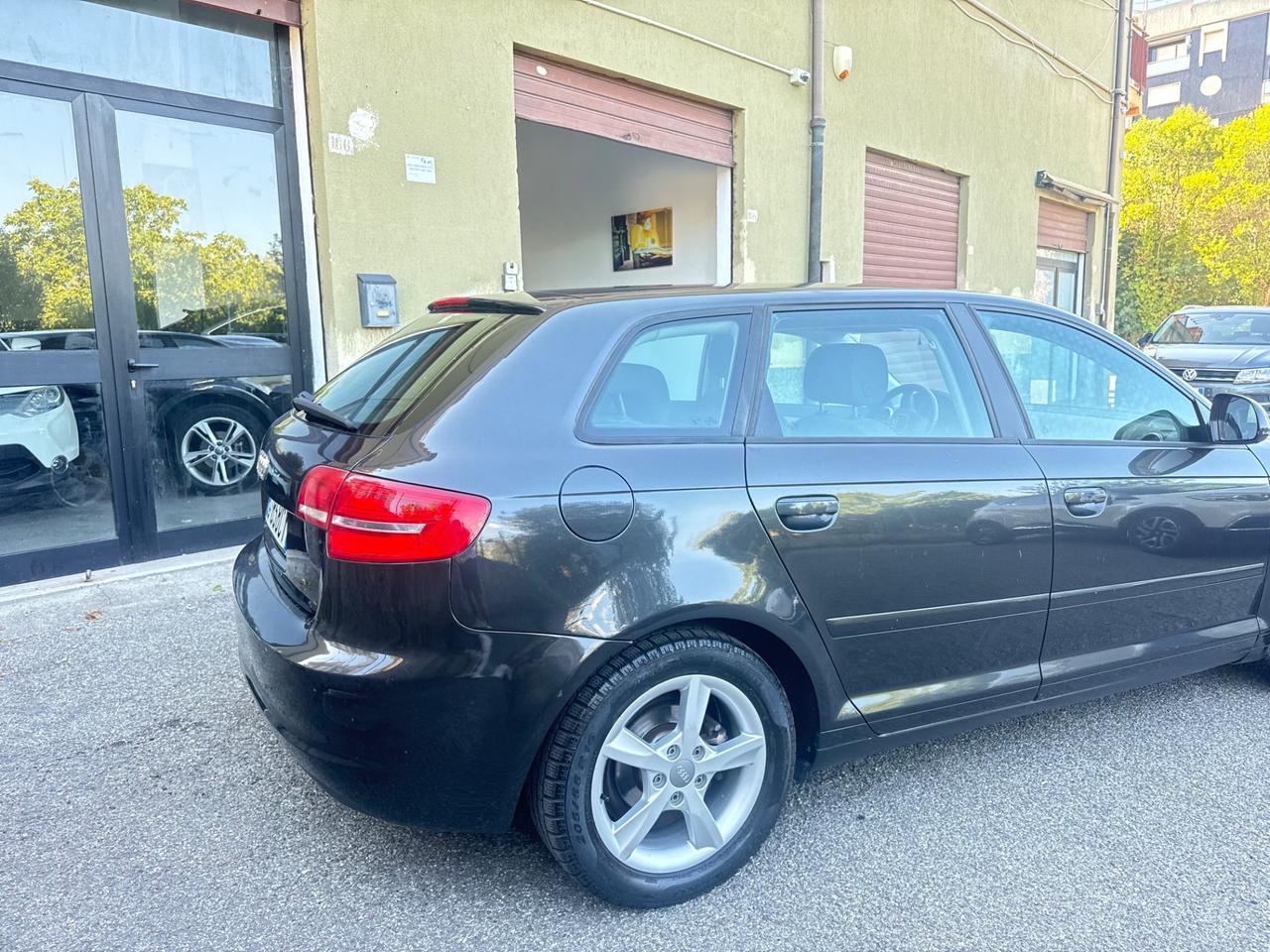 Audi A3 SPB 1.6 TDI 105 CV CR Ambition