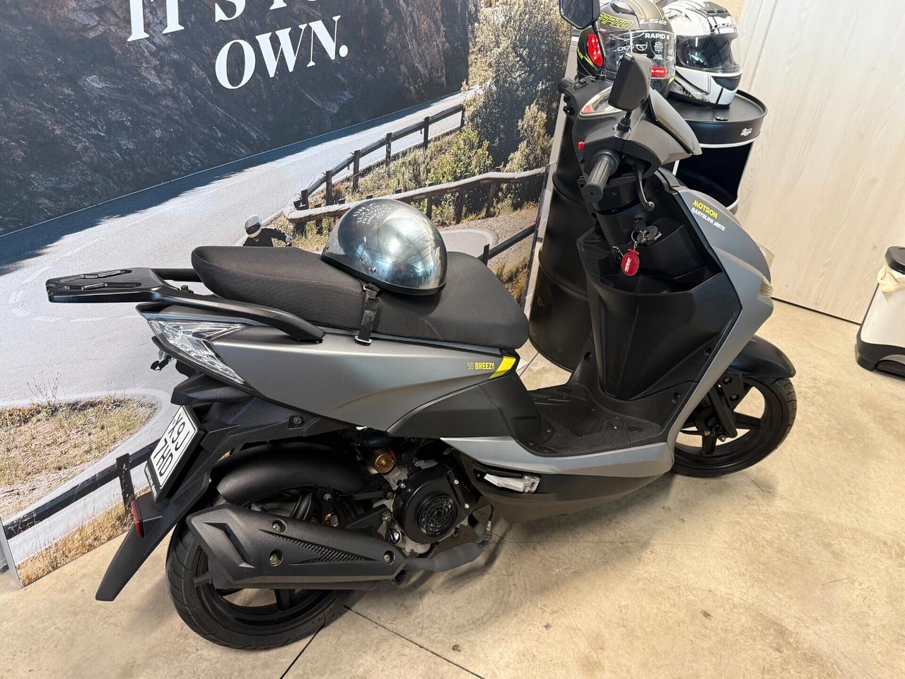 Motron Breezy 50 Scooter