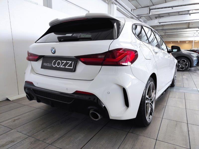 BMW Serie 1 (F40) - M 135i xDrive