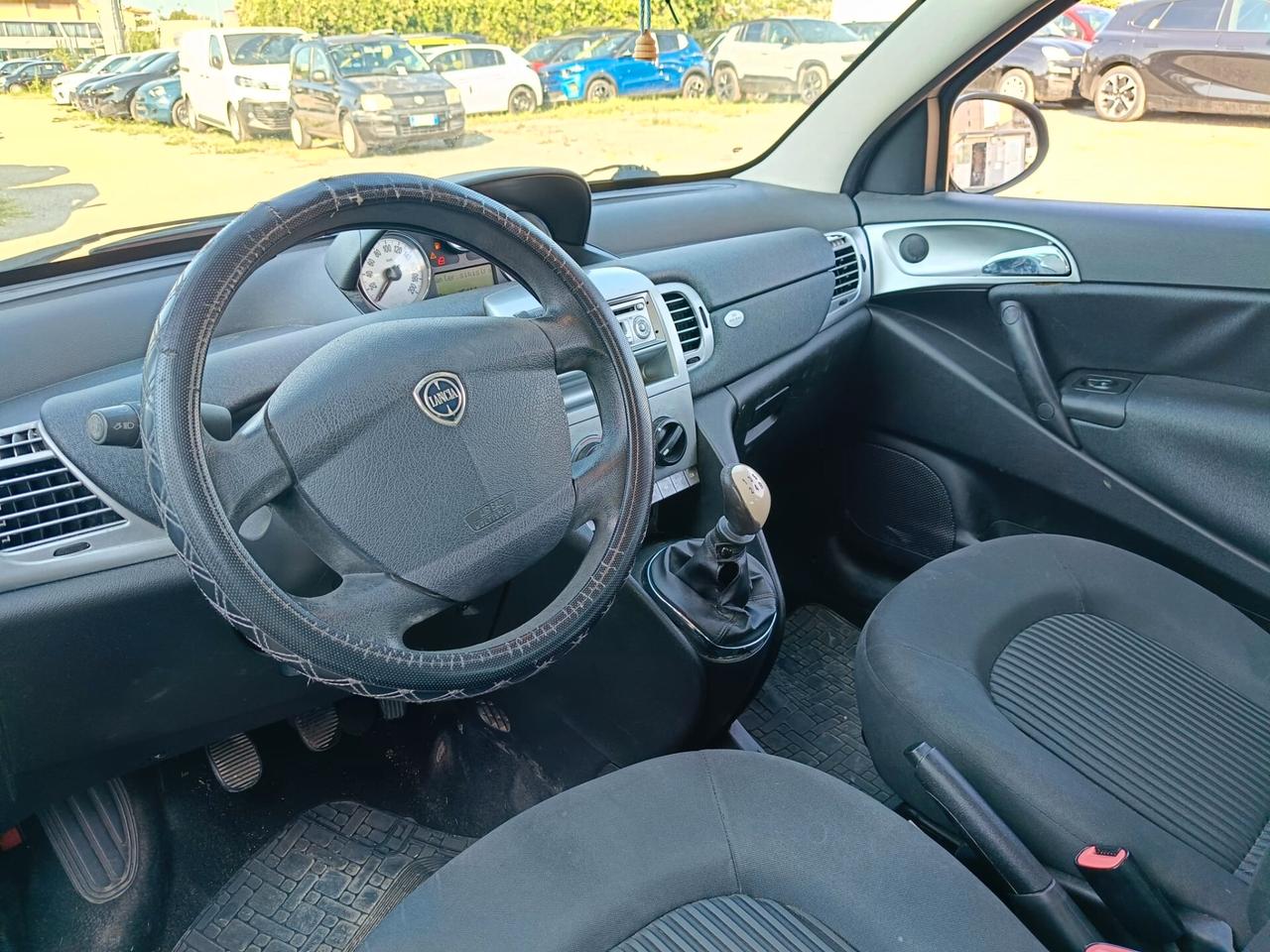 Lancia Ypsilon 1.2 Benzina - Neopatentati