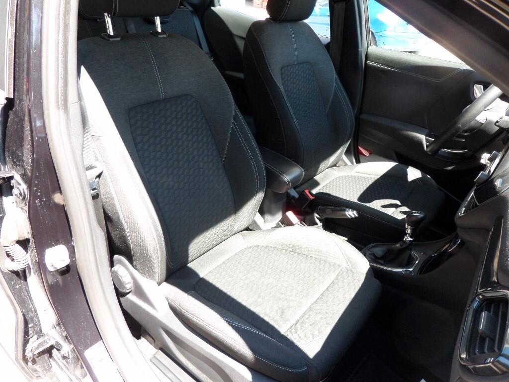 FORD PUMA 1.0 ECOBOOST HYBRID S&S TITANIUM - Navi-CarPlay-Park-Cerchi 17"