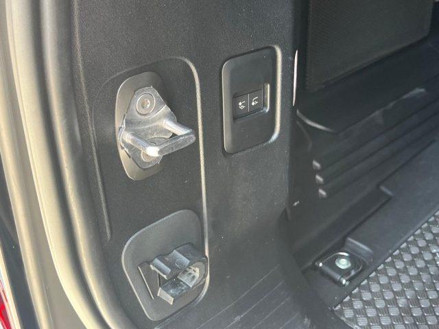 LAND ROVER Defender 110 3.0D I6 250 CV AWD Auto SE
