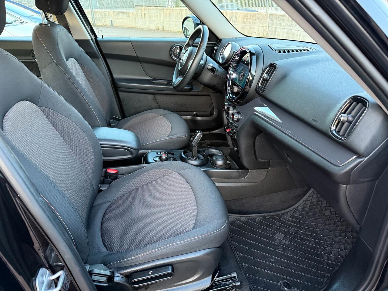 Mini Cooper Countryman Mini 1.5 Cooper JCW Countryman Total Black