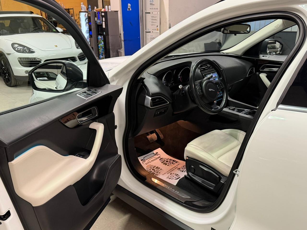 Jaguar F-Pace 2.0 D 180 CV AWD R-Sport