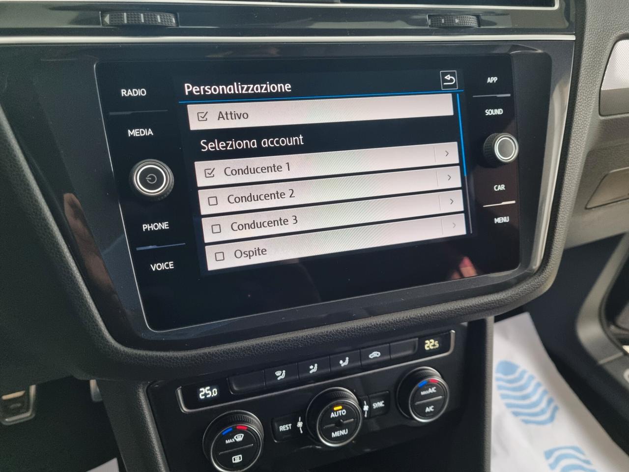 Volkswagen Tiguan 1.6 TDI R-Line, Black Pack, Full led