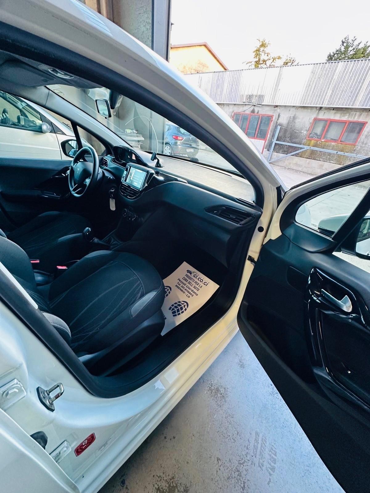 Peugeot 208 1.2 VTi 82 CV 5 porte Active benzina e gpl