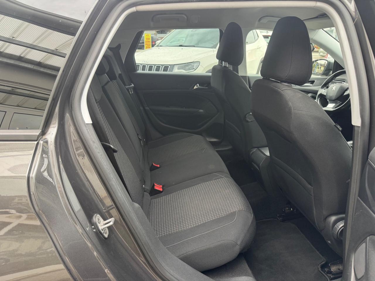 Peugeot 308 BlueHDi 130 S&S EAT6 SW Business