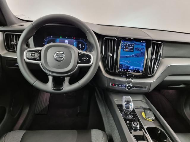 VOLVO XC60 B4 automatico Plus Dark