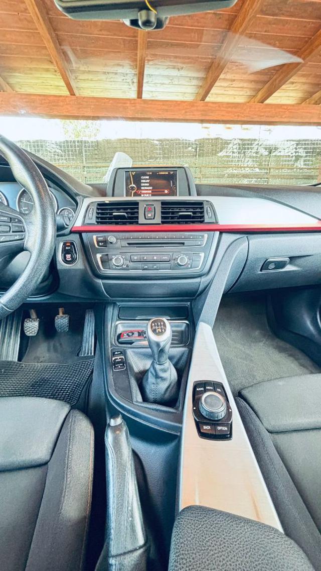 BMW 320 320d xDrive Touring M-Sport