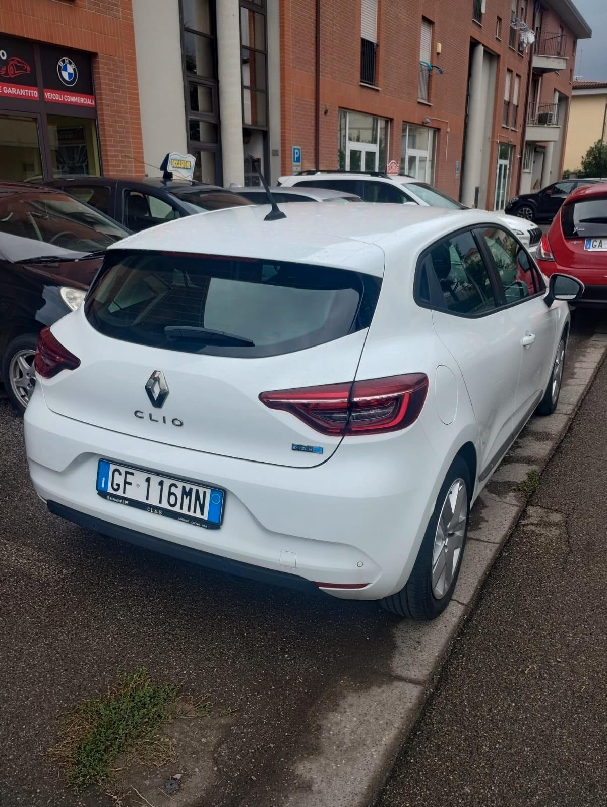 Renault Clio Full Hybrid E-Tech 140 CV 5 porte Initiale Paris
